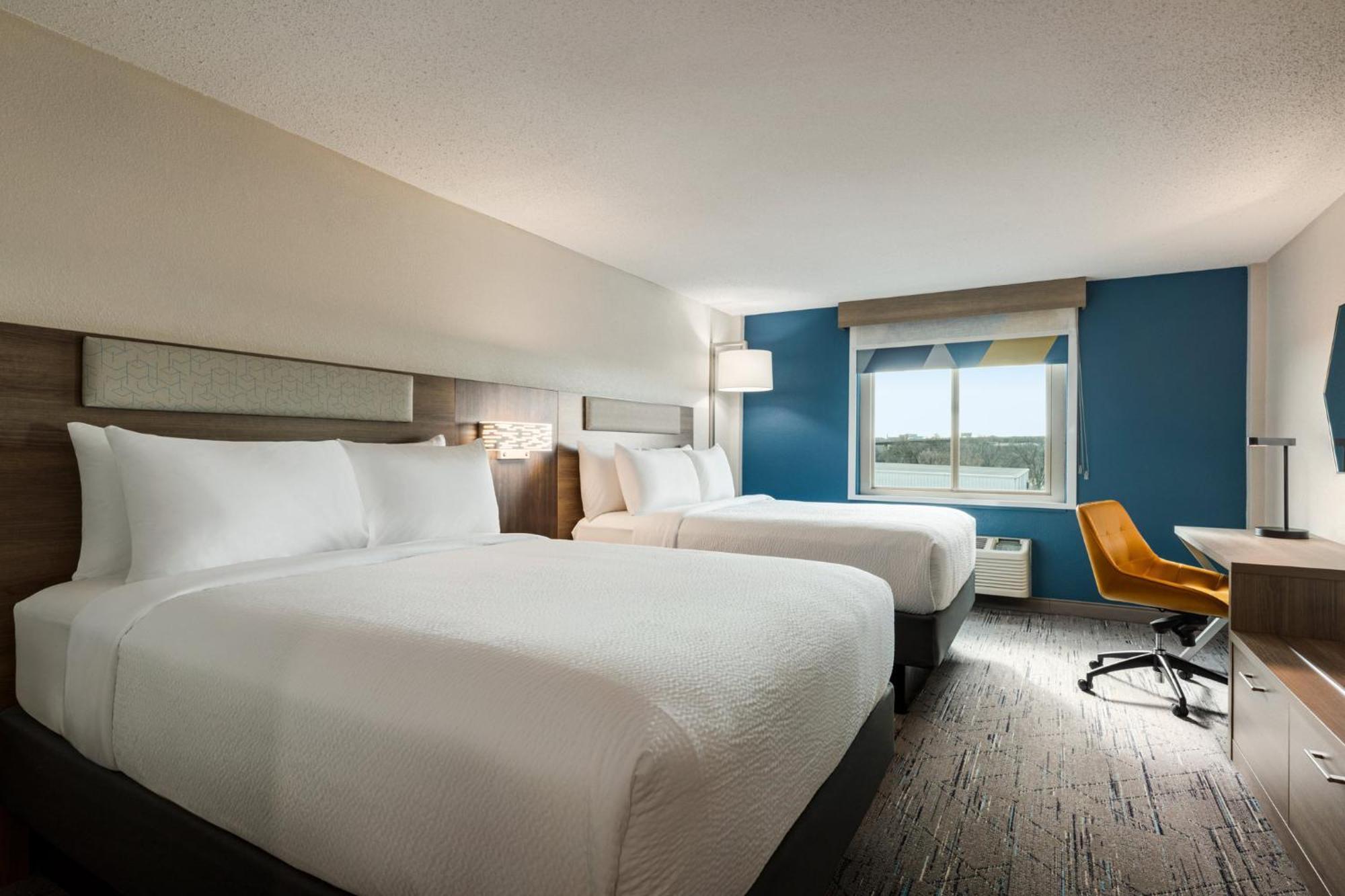 Holiday Inn Express Baltimore At The Stadiums By Ihg Экстерьер фото