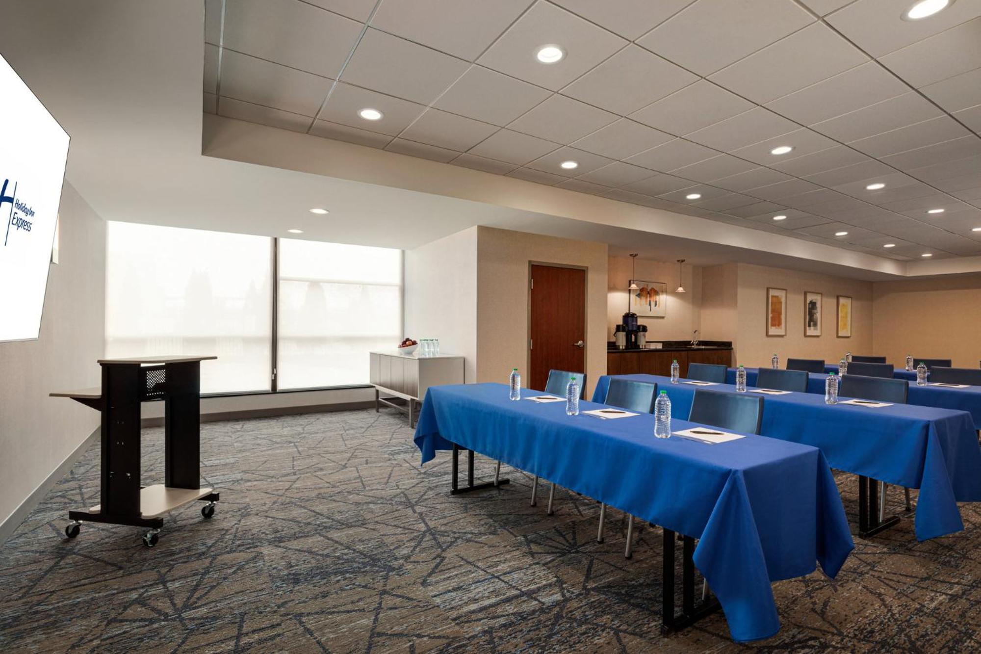 Holiday Inn Express Baltimore At The Stadiums By Ihg Экстерьер фото