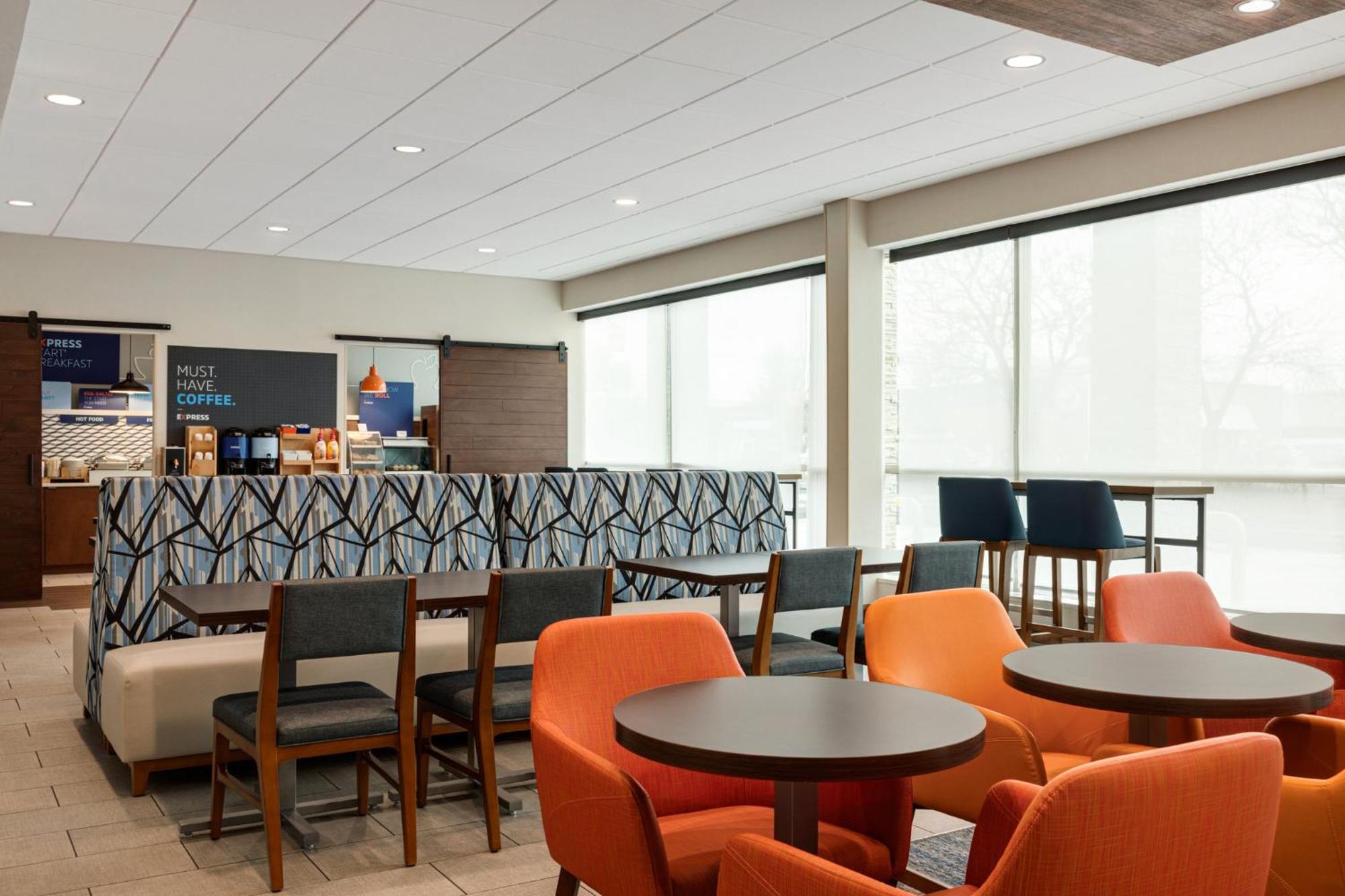 Holiday Inn Express Baltimore At The Stadiums By Ihg Экстерьер фото