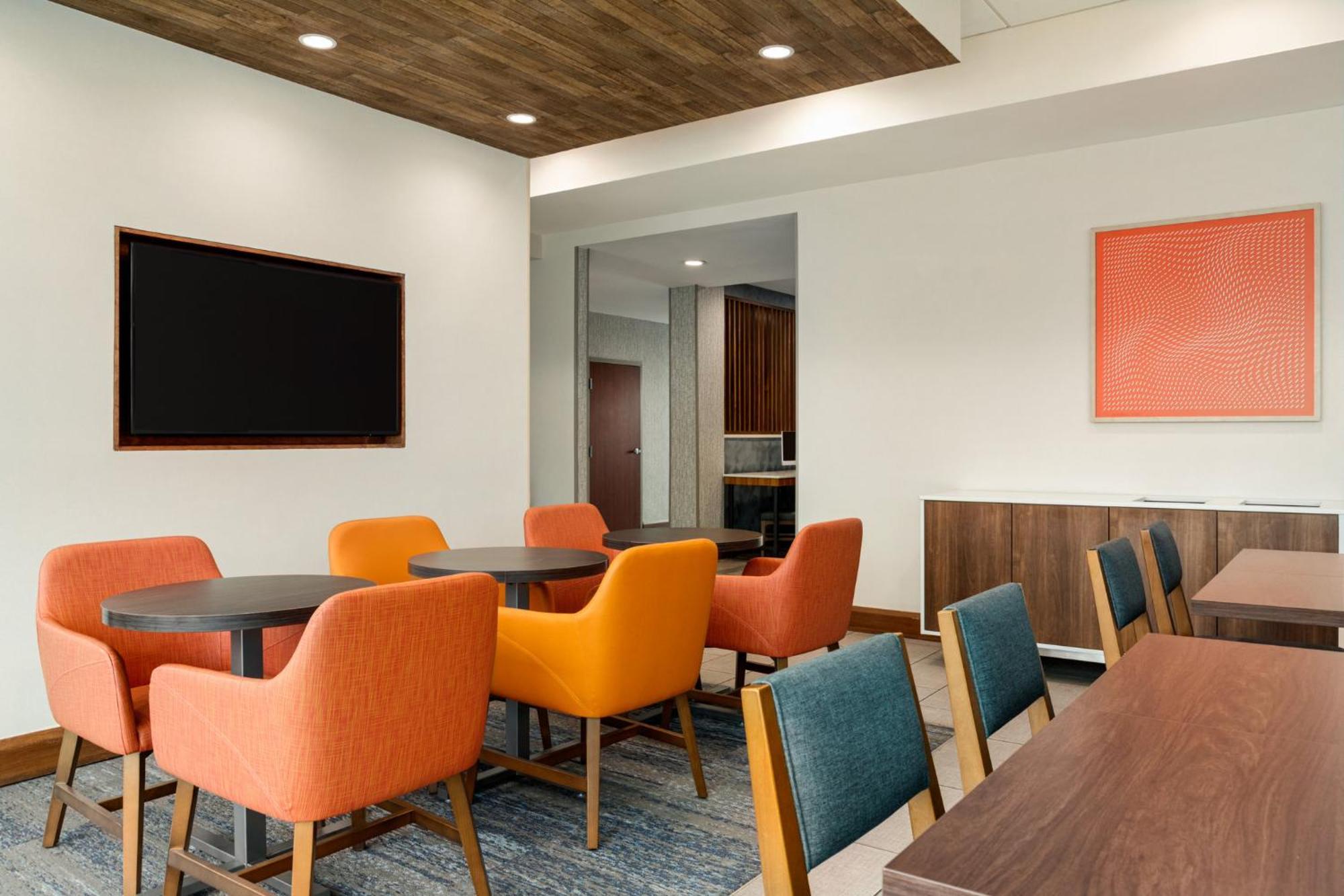 Holiday Inn Express Baltimore At The Stadiums By Ihg Экстерьер фото