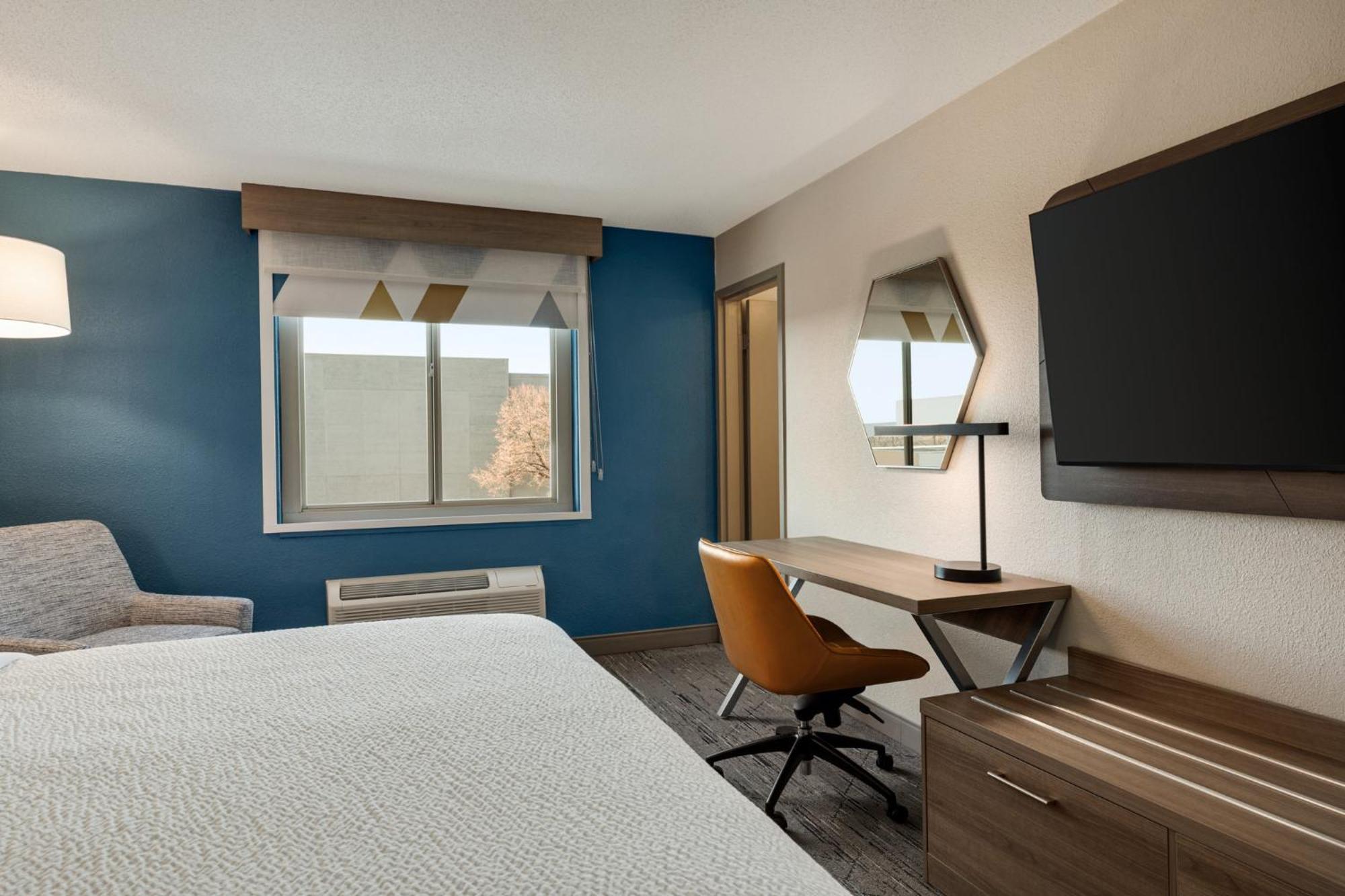 Holiday Inn Express Baltimore At The Stadiums By Ihg Экстерьер фото