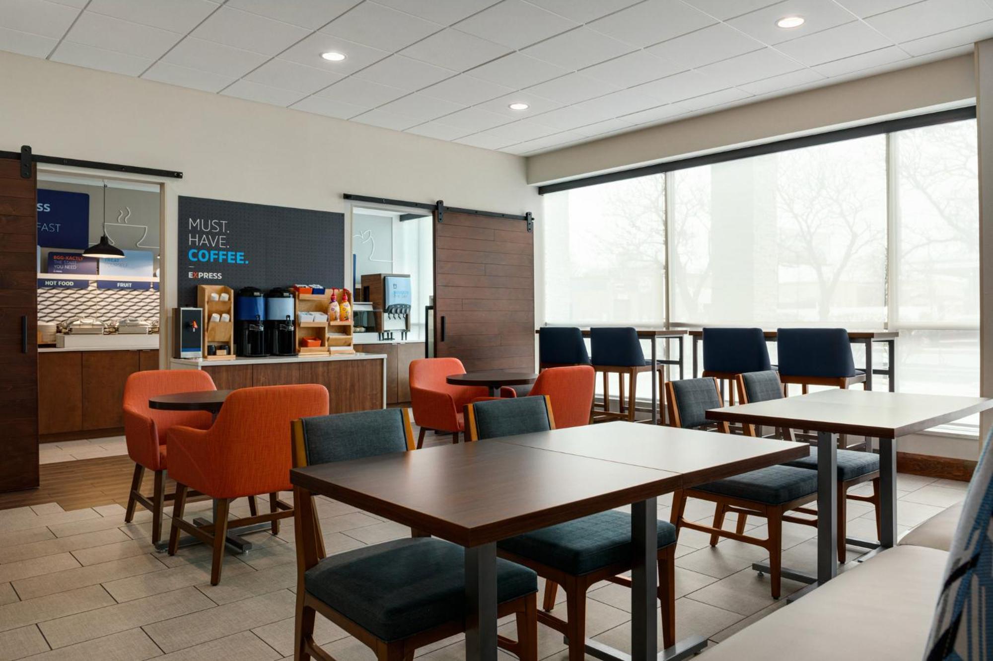 Holiday Inn Express Baltimore At The Stadiums By Ihg Экстерьер фото