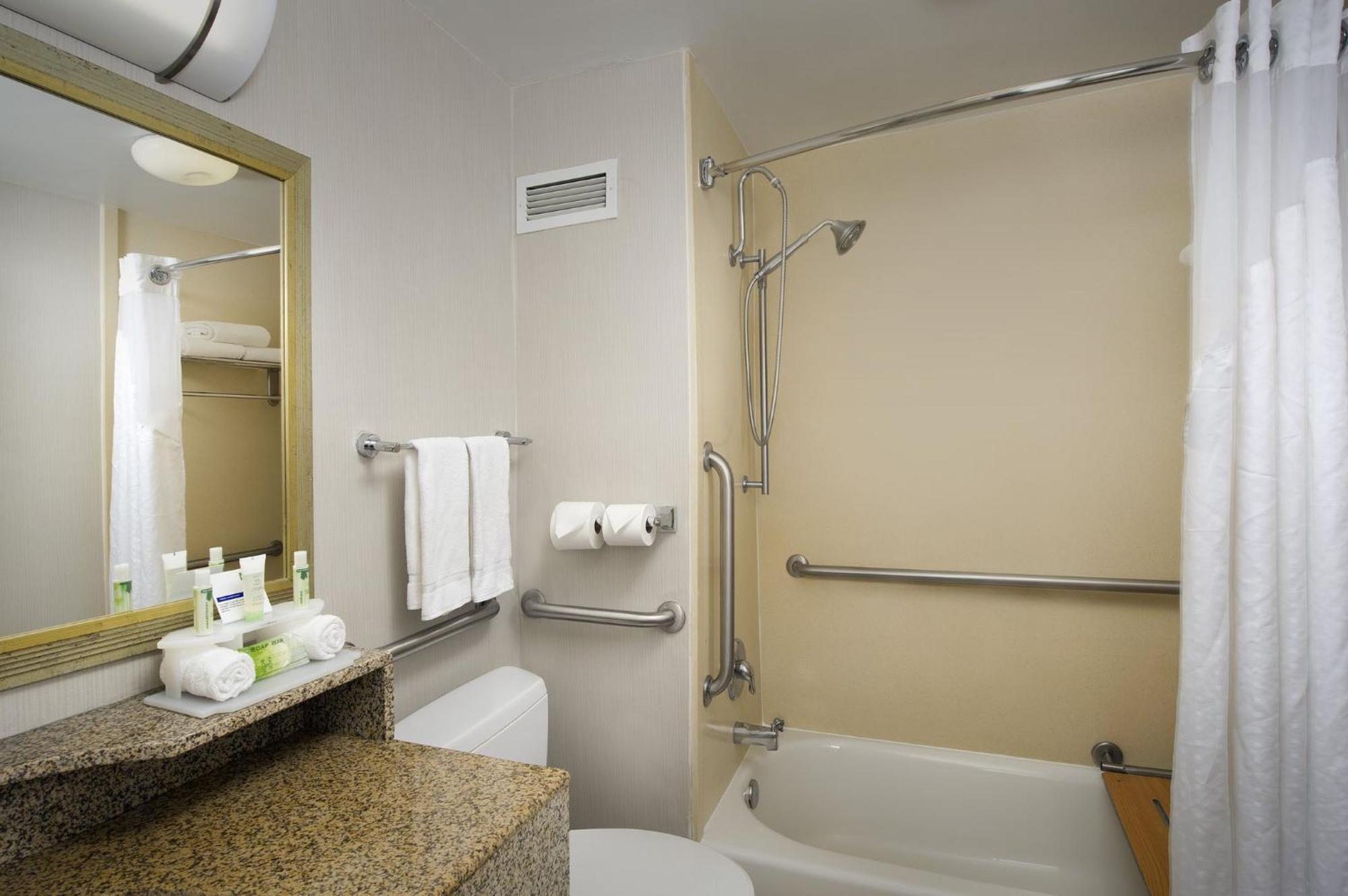 Holiday Inn Express Baltimore At The Stadiums By Ihg Экстерьер фото